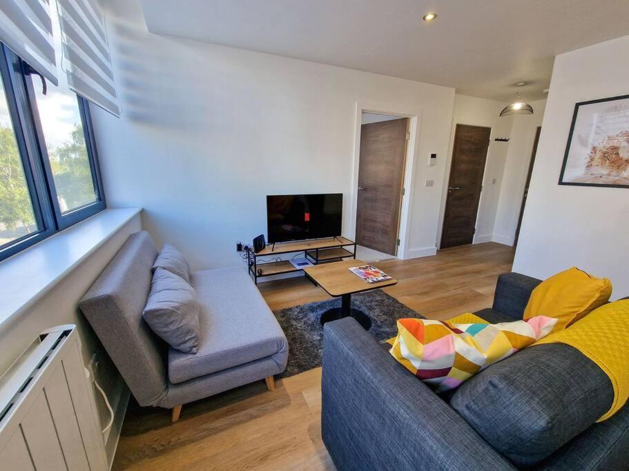 Free Parking: Old Trafford Apartment مانشستر المظهر الخارجي الصورة
